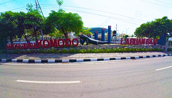 labuan bajo airport. Labuan bajo city, Labuan bajo flores, labuan bajo tour, komodoindonesia tour, komodo tour package, Buana