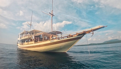 Lombok to Komodo Boat Trip 4-Days 3-Night, Komodo indonesia tour, komodo tour Package,