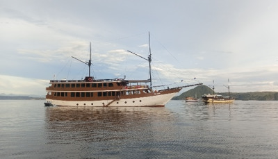 Lombok to Komodo Boat trip 4-Days 3-Night, Komodo Indonesia Tour, Komodo Cruise