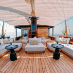komodo indonesia tour, komodo tour, komodo tour package, lombok to flores komodo boat trip, komodo tour indonesia